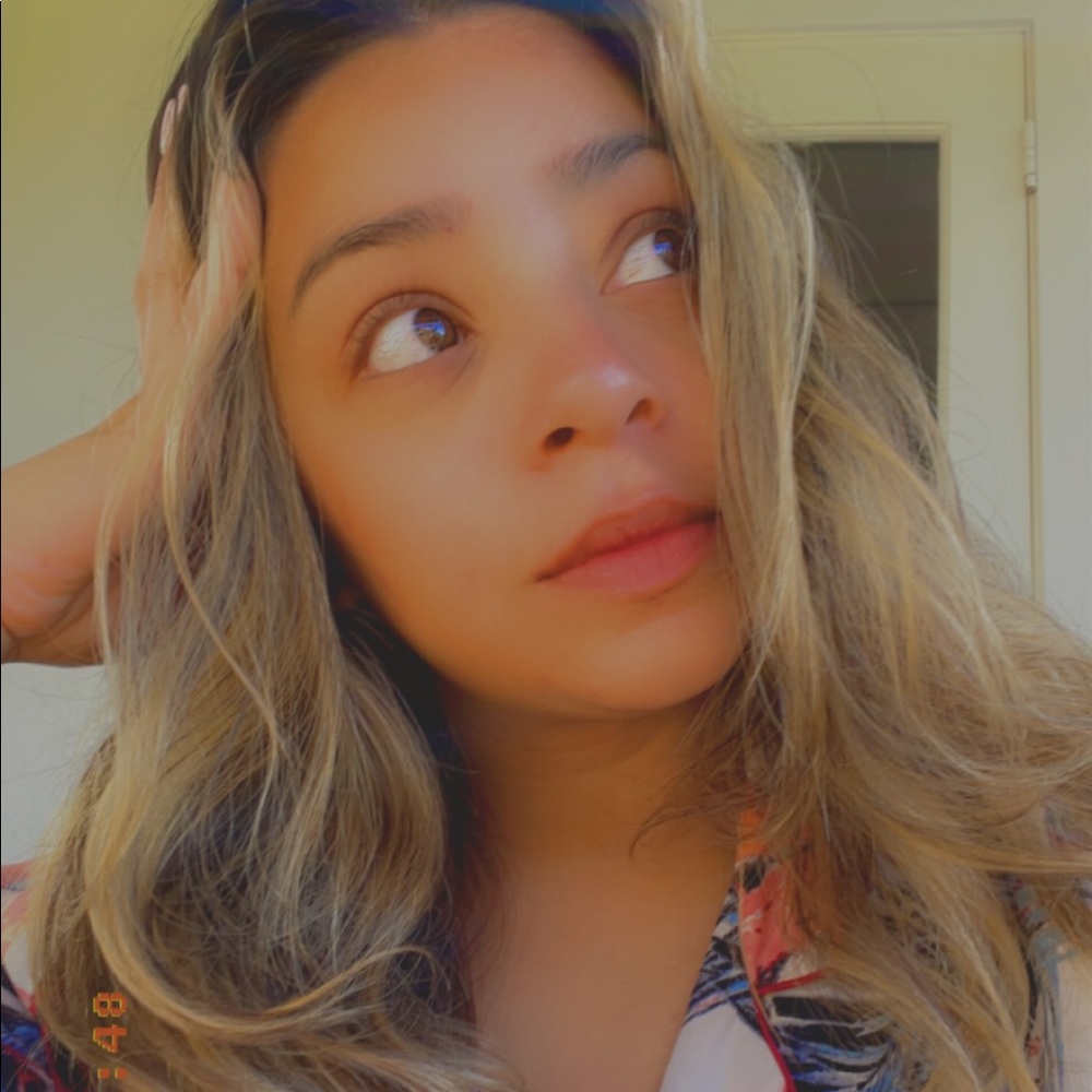 Meet your Posher, Alexus